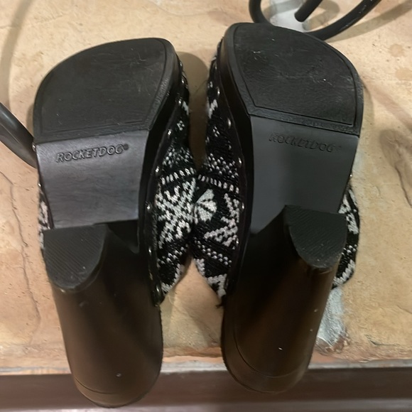 Beaded wedge shoes - Picture 3 of 6